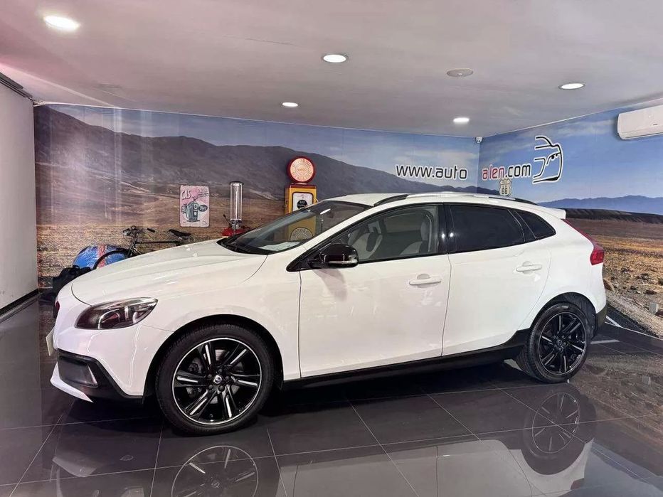 Volvo V40 Cross Country 2.0 D4 Momentum