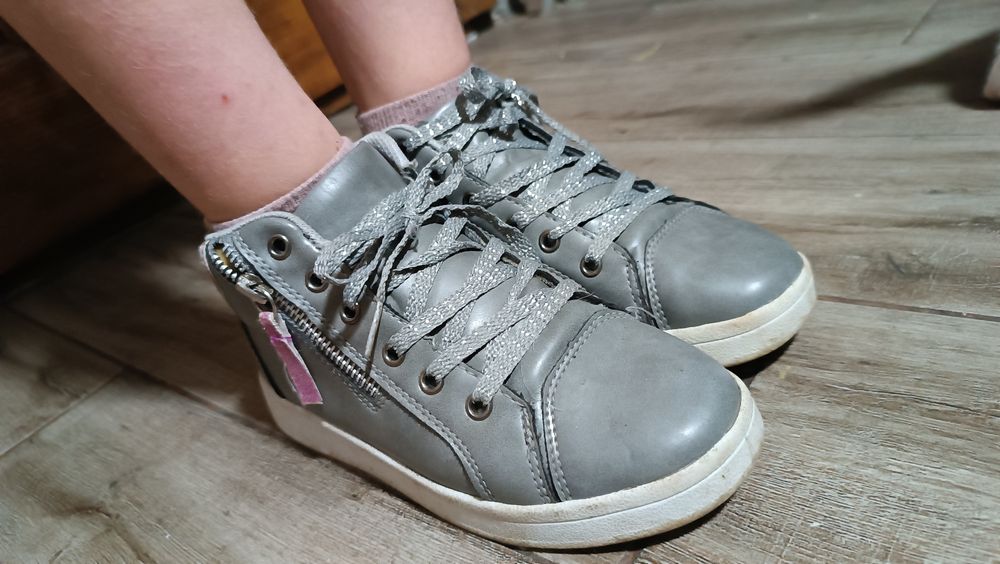 Черевички на дівчинку