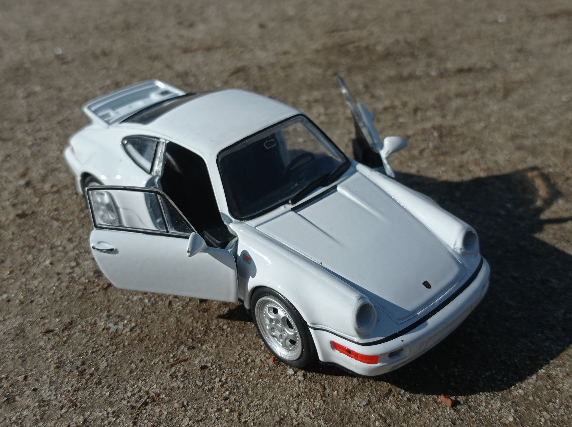 Model samochodu Porsche 911 Turbo 1:43 Welly