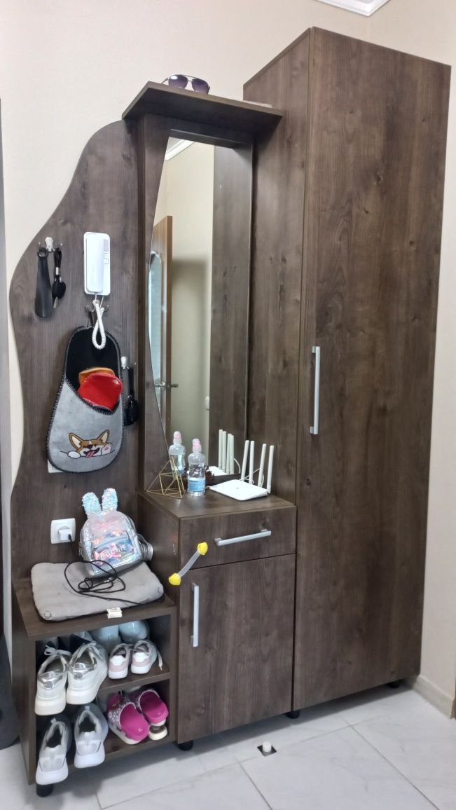Продам нову шафу в прихожу