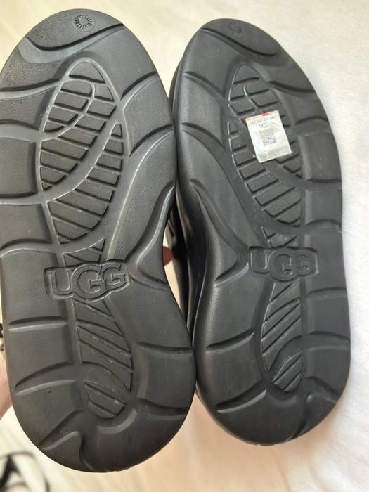 Сабо UGG Sport Yeah Clog чорні шльопанці 40-39розмір