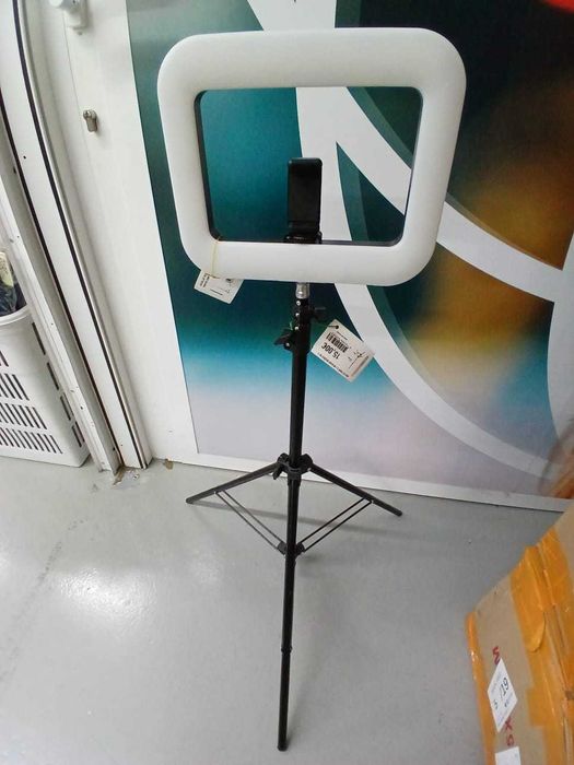 Luz Profissional com Tripé e Bateria Interna
