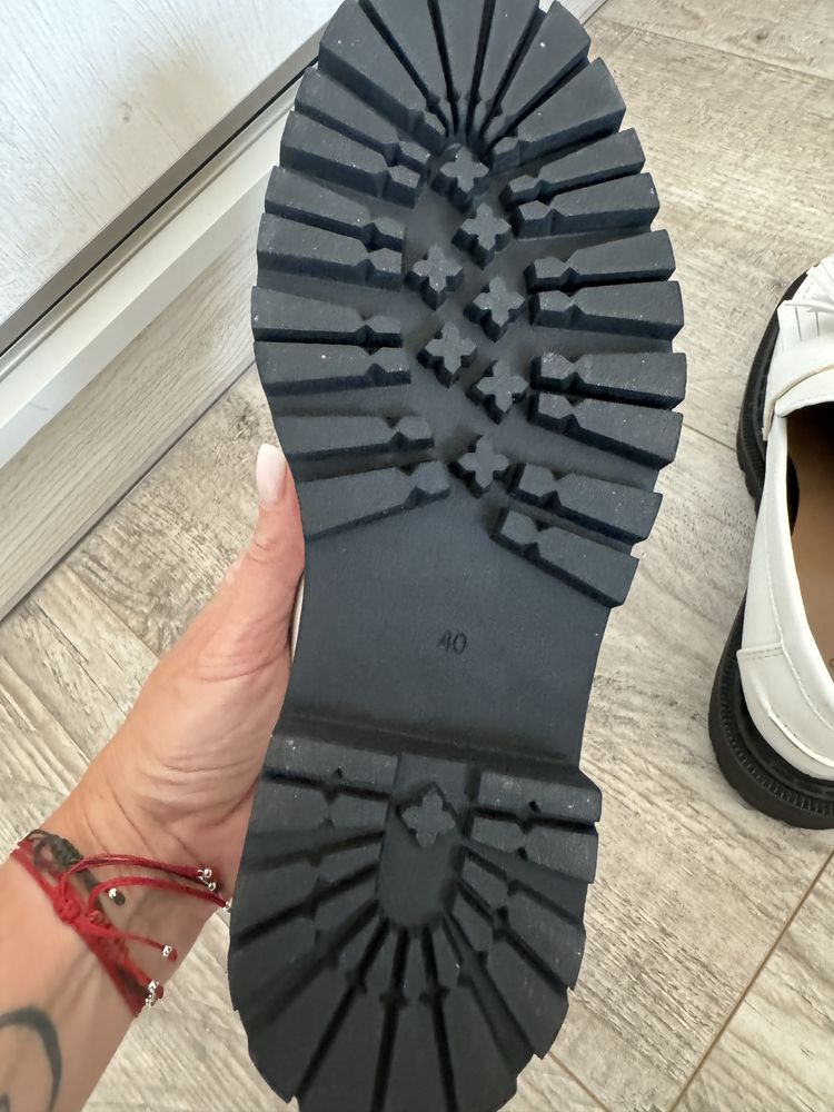 Nowe mokasyny damskie 40