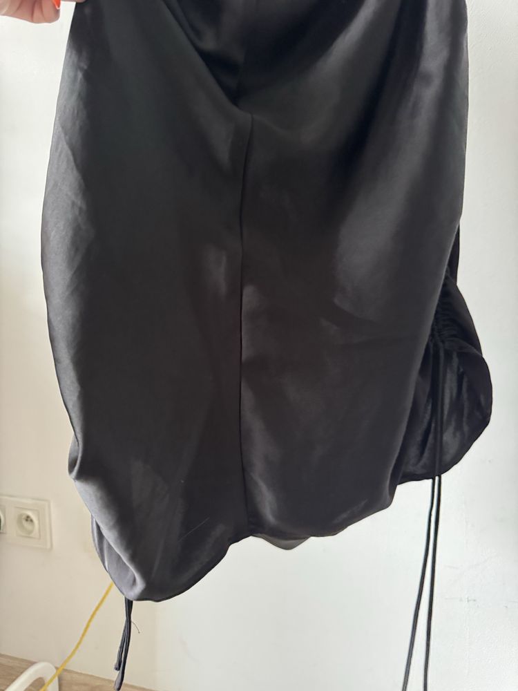 Sukienka mini midi àla satynowa satyna odkryte plecy wiązania oversize
