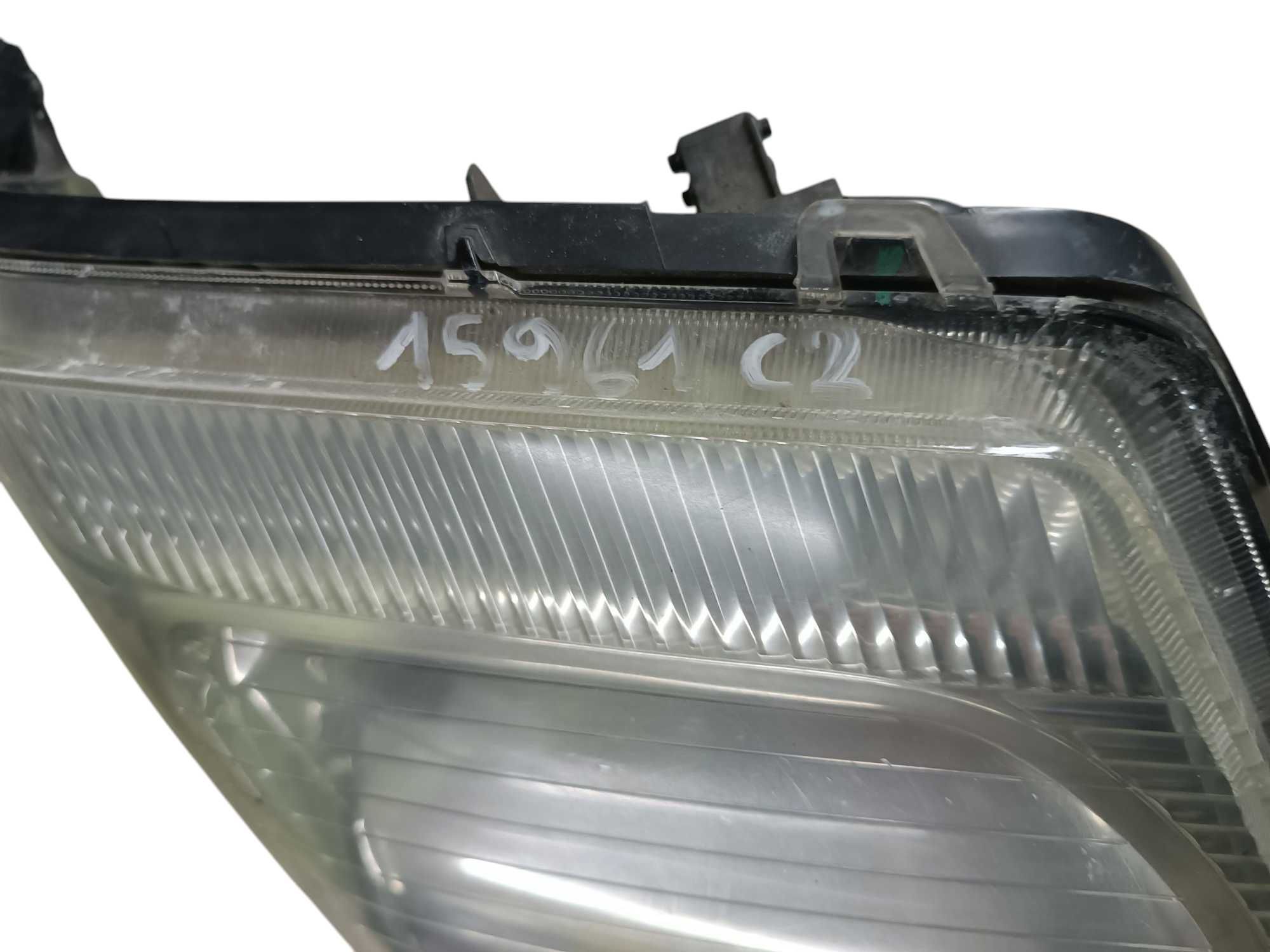 Lampa Reflektor Prawy Przód Prawa Przednia Citroen C2 Ułamane Ucho