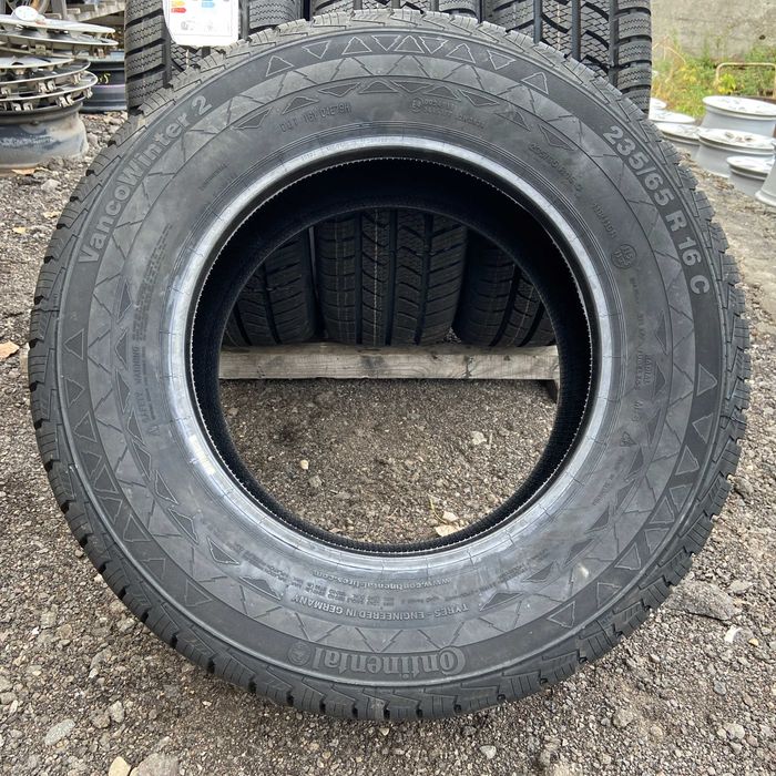 Шини 235/65 r16c Continental VancoWinter 2  25рік