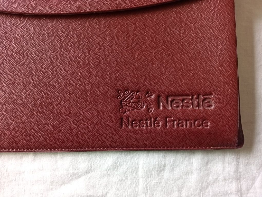 Pasta Nestlé (Castanha)