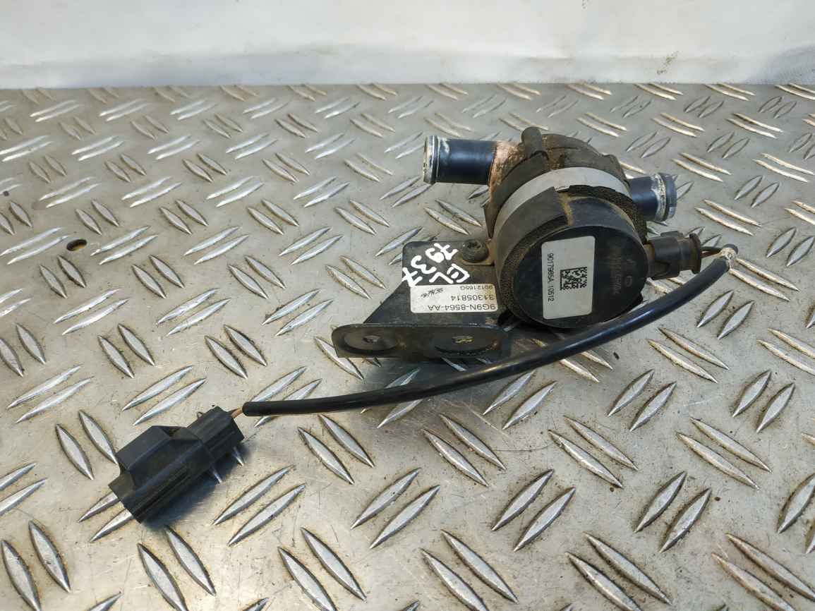 Land Rover Evoque 12-18 насос водяний  EL7937 9G9N8564AA