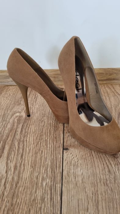 Buty na platformie Camel rozmiar 40