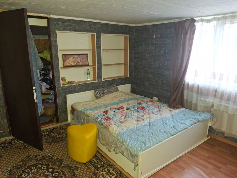 Двоповерховий будинок у центрі