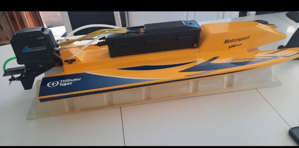 Barco rc brushless troco por material de pesca