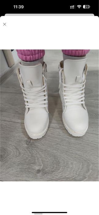 Черевички ботинки чоботи білі черевики
