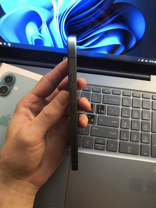 iPhone 16 128Gb Teal