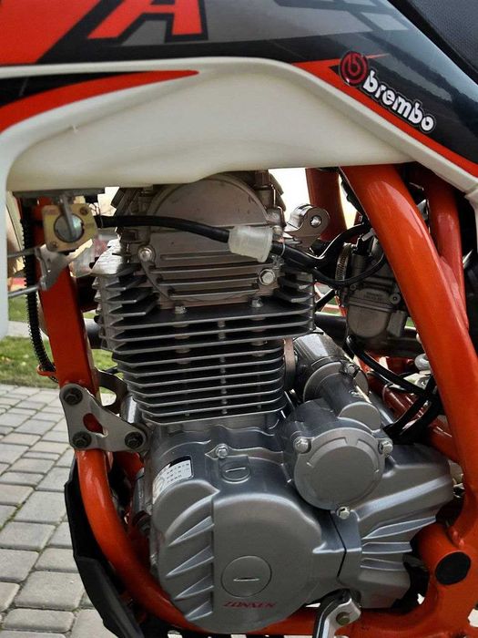 Продаю мотоцикл KAYA 412 XB250 мотард срочно!!!