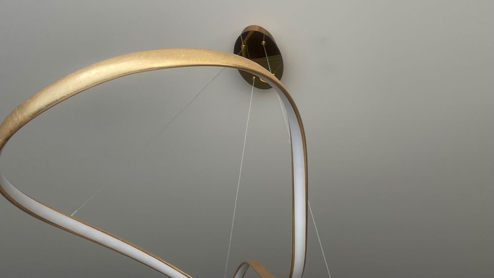 Candeeiro de Luxo em Dourado