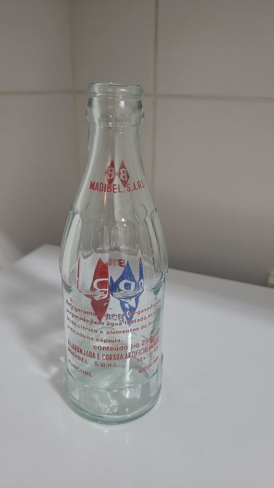 Antiga garrafa pirogravada de refrigerante BB Bem Boa, oriunda Funchal