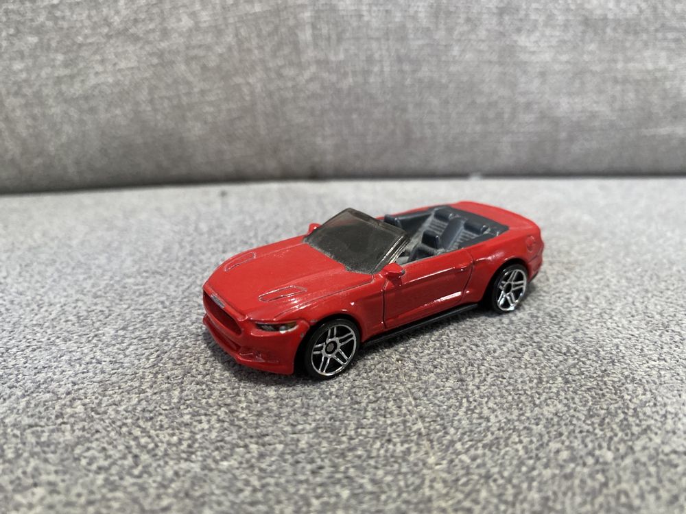 Hot wheels Ford Mustang GT Convertible