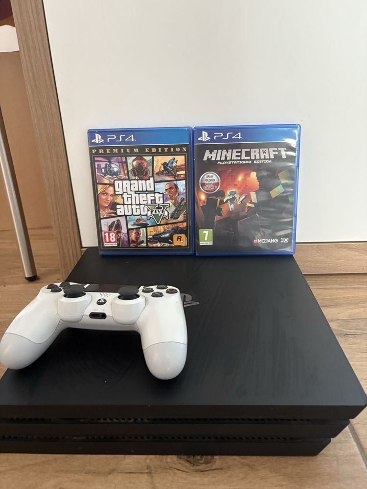 Ps4 pro 1 tb z grami i z kontrolerem