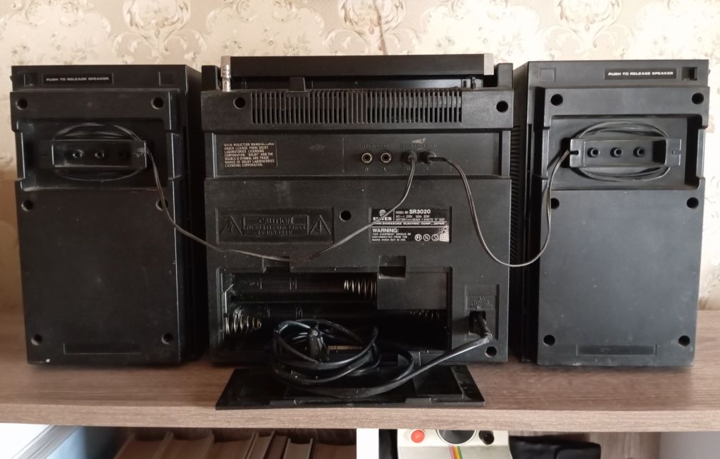Бумбокс Silver SR3020 (Японія, 1987 рік) Вінтажний касетний магнітофон