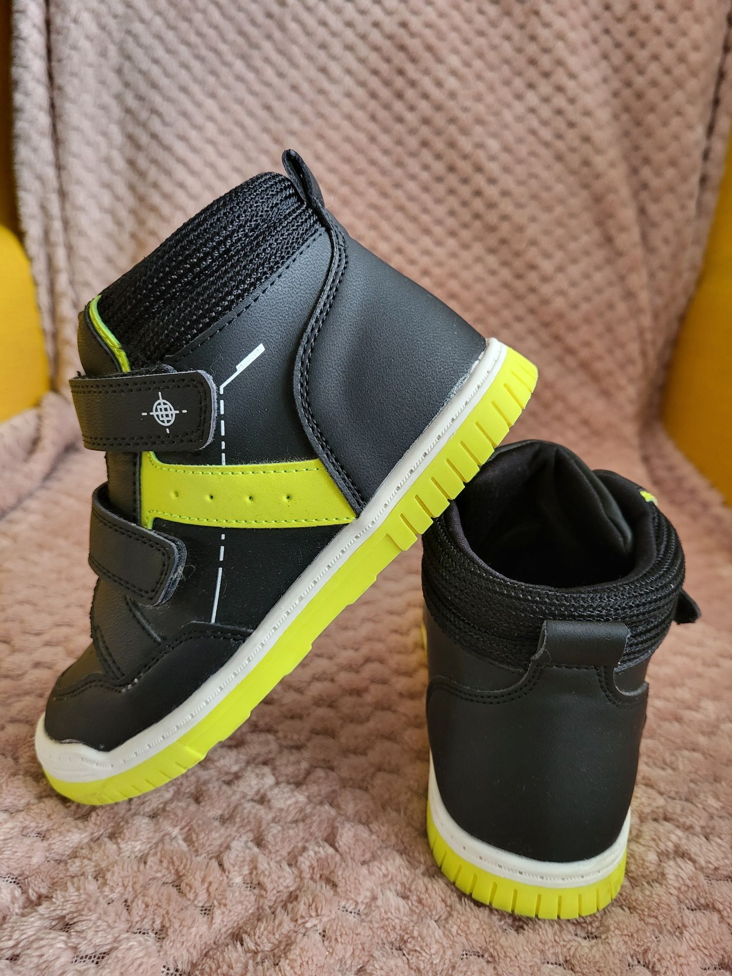 Buty, adidasy, półbuty rozm. 28 , IDEALNY STAN