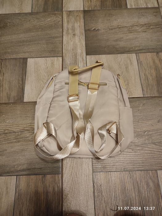 Nowy beżowy plecak damski