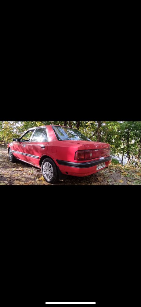 Mazda 323. Потребує ремонту. На ходу.