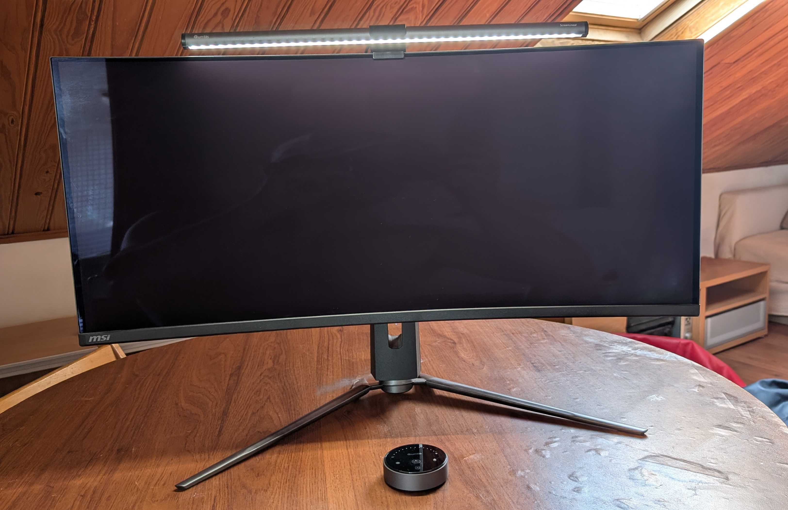 Monitor MSI 240Hz QD-OLED 34” + Light Bar - NOVOS c/ GARANTIA