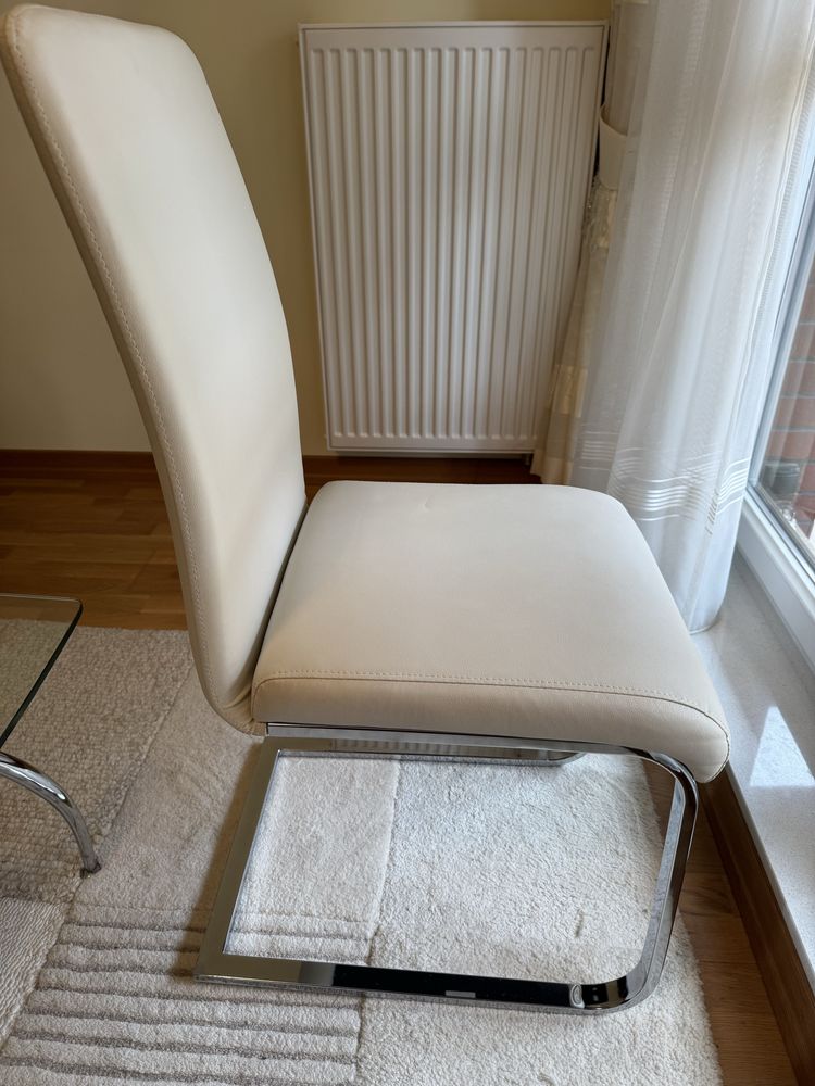 Krzesla do salonu.