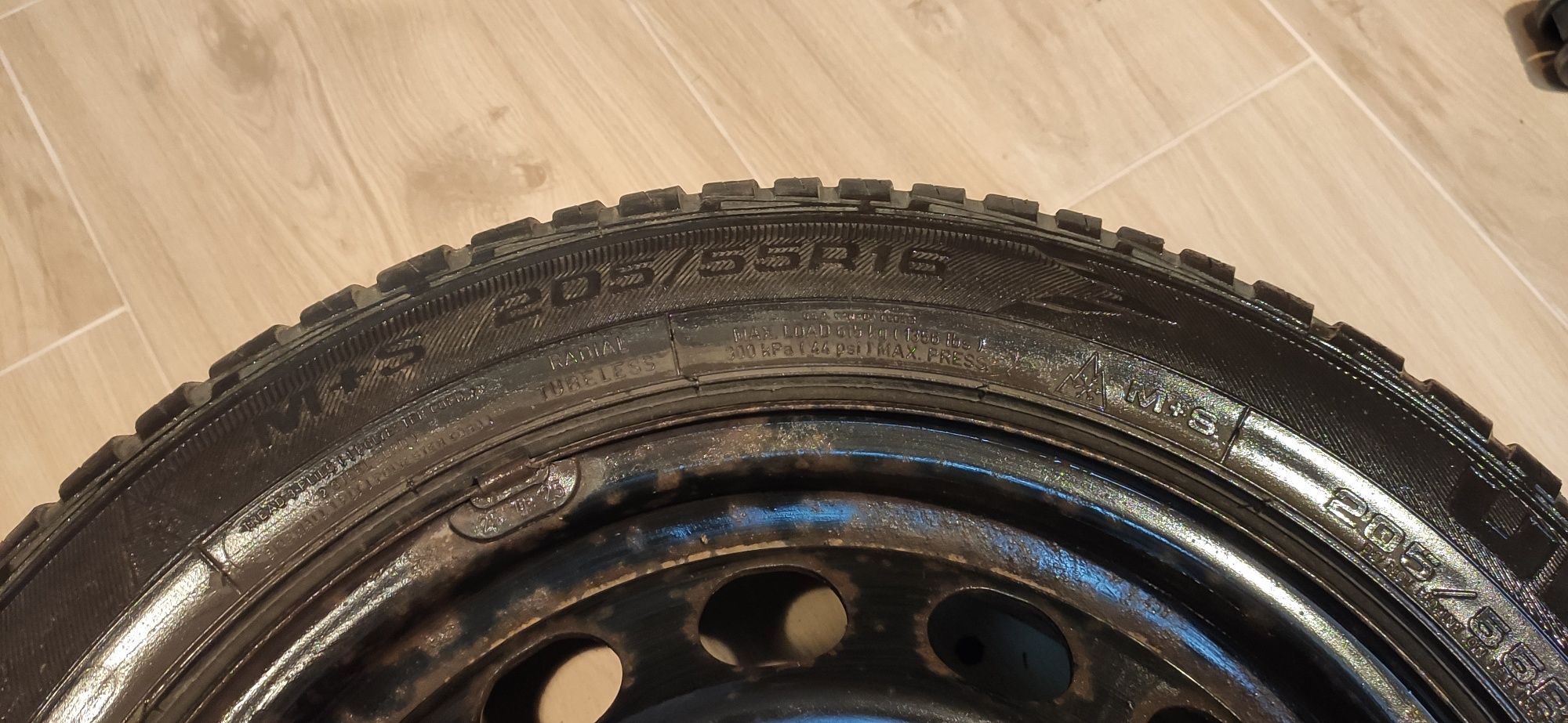 Koła zimowe Goodyear Ultragrip z felgami stalowymi