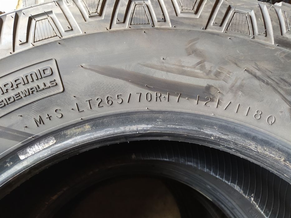 Шины Nokian Rockproof 245/70 R17.