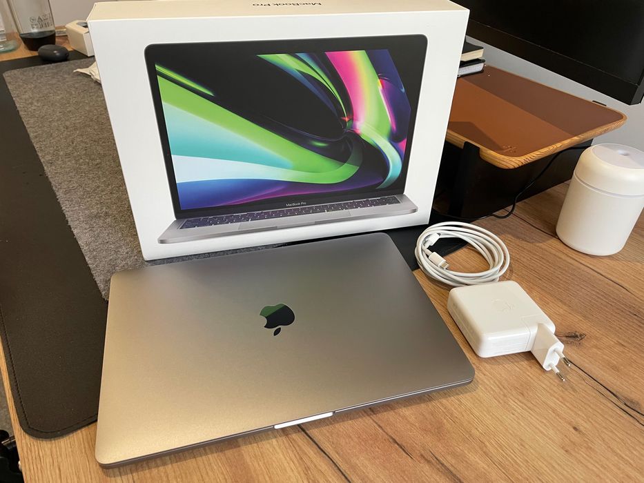 Apple MacBook Pro 13 M1 16GB RAM 256GB Sonoma laptop MAC UX UI Design