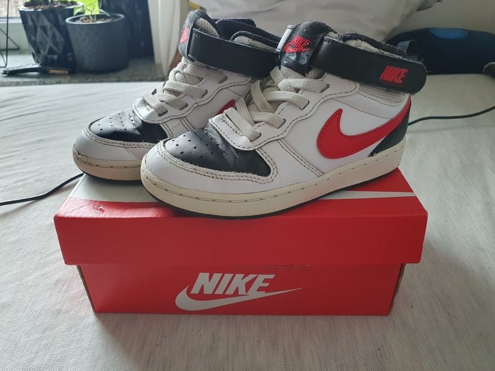 Sneakersy chłopięce Nike Court Borought Mid 2 EUR 26 9C.