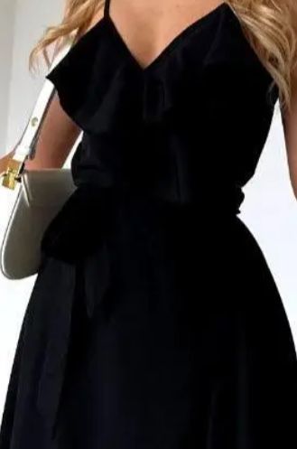 Черное шелковое платье на запах