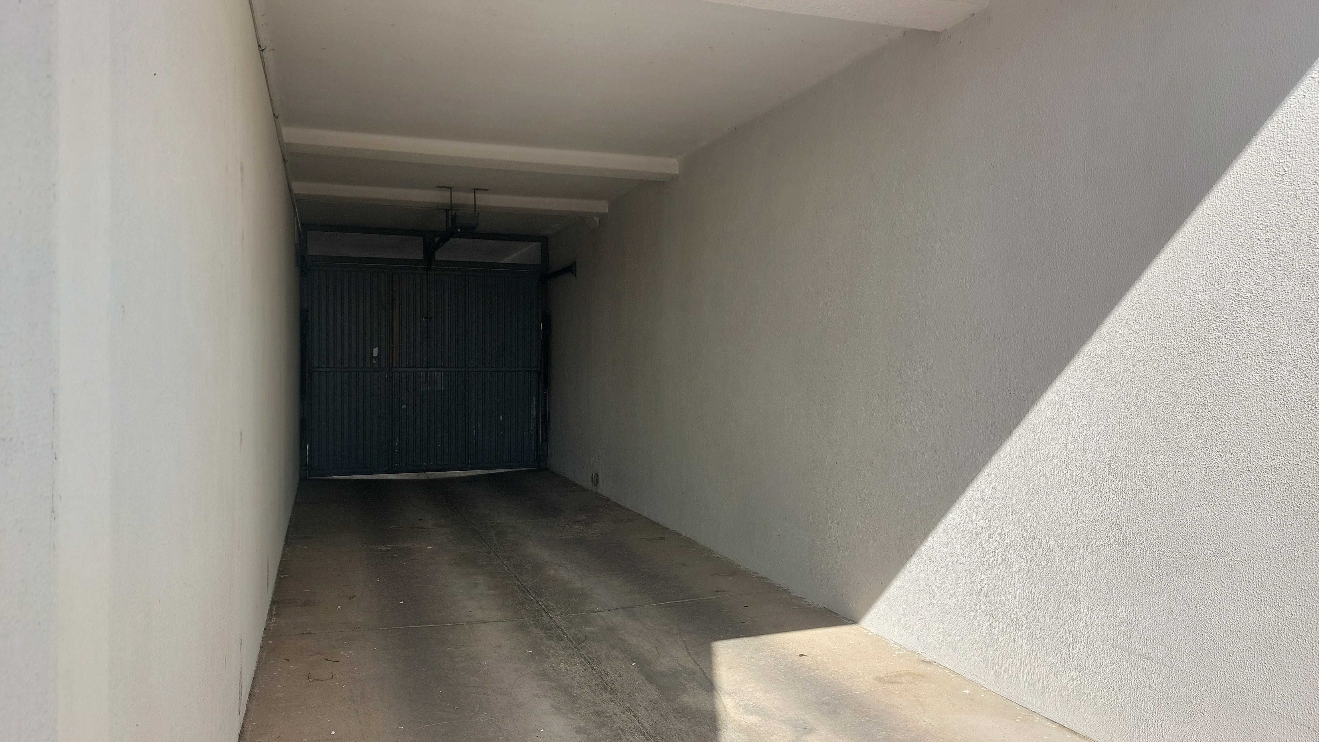 Garagem c/ 19m2 na Malaposta - ANADIA