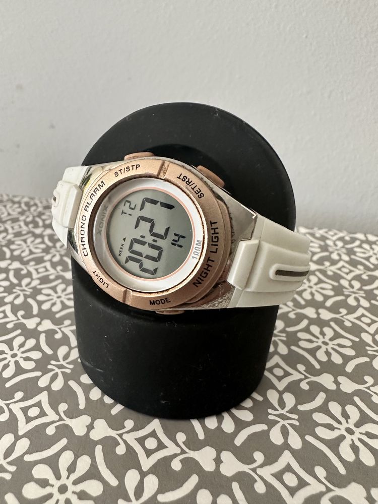 Biało - złoty zegarek XONIX WR100m model 6D81JU2, dla dzieci, jak nowy