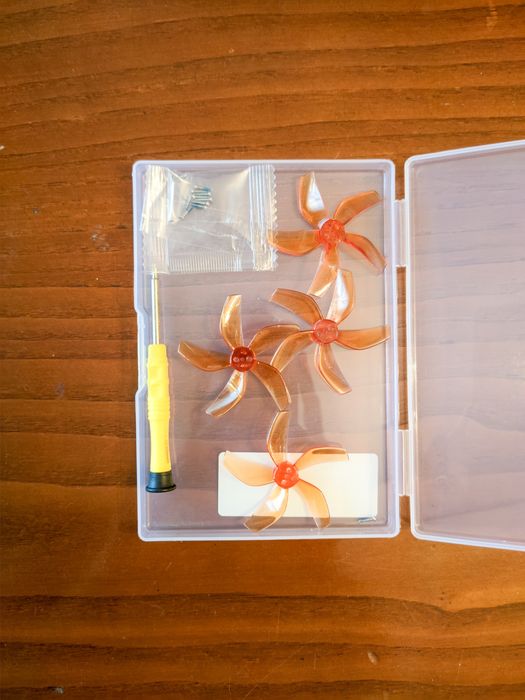 Vendo Kit de Hélices para drone DJI NEO - Novo, nunca utilizado.