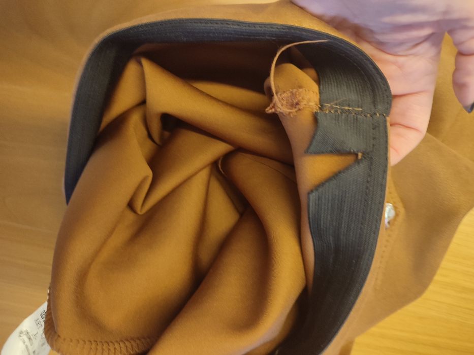 Saio "tipo camurça" camel. Veste S.