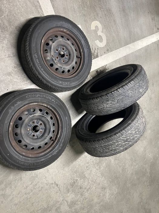 Kola z oponami  letnimi toyota prius/auris 215/65R16