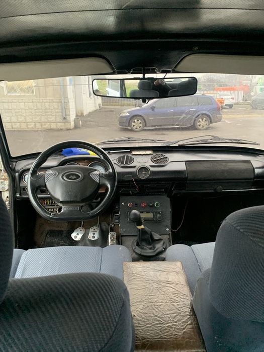 Автомобіль ВАЗ 2106