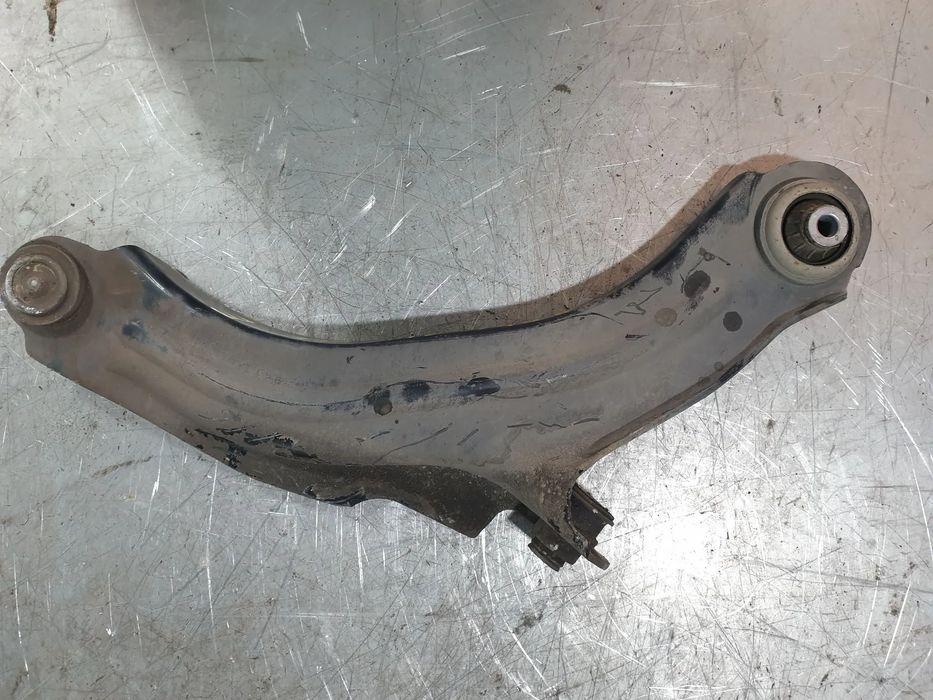 Braço de suspensão frente esquerdo RENAULT Clio IV Société