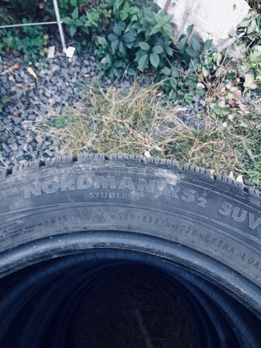 Зимові шини Nokian Nordman RS2 SUV 225/55 R18 102R XL