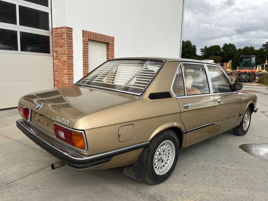 BMW 520 (E12) automat