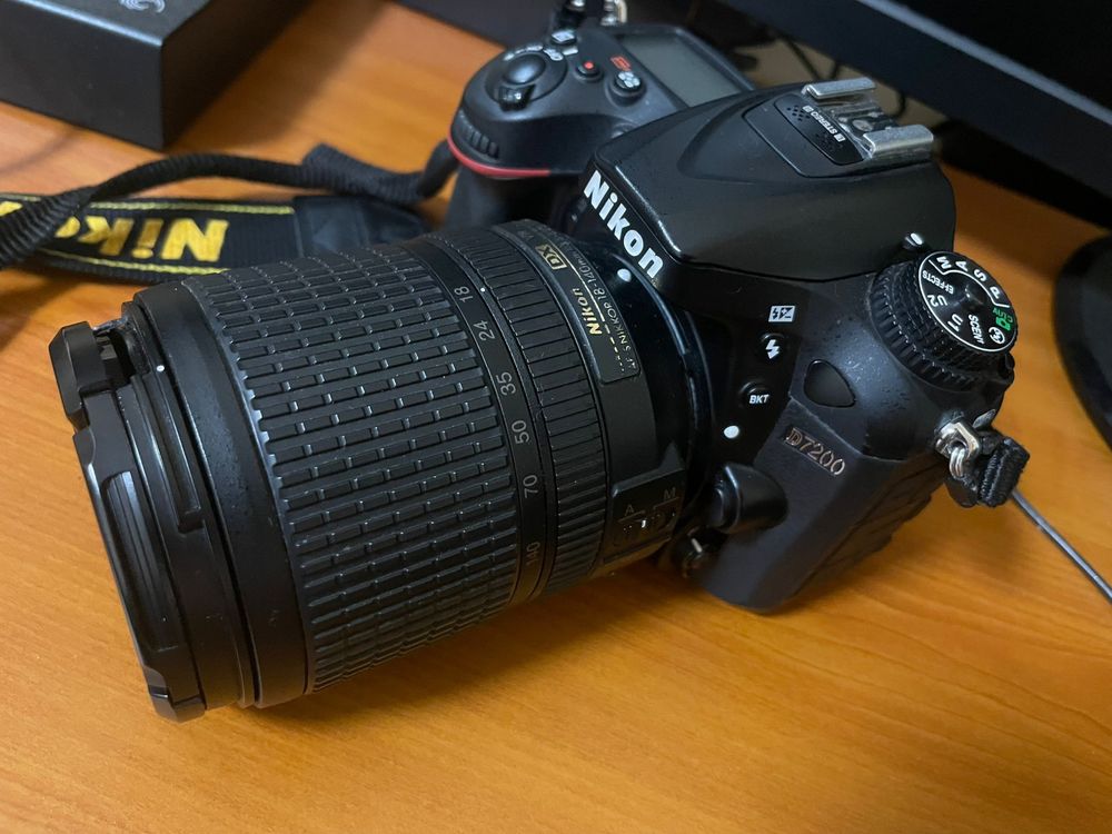 Vendo Maq. Fotografica NIKON D7200