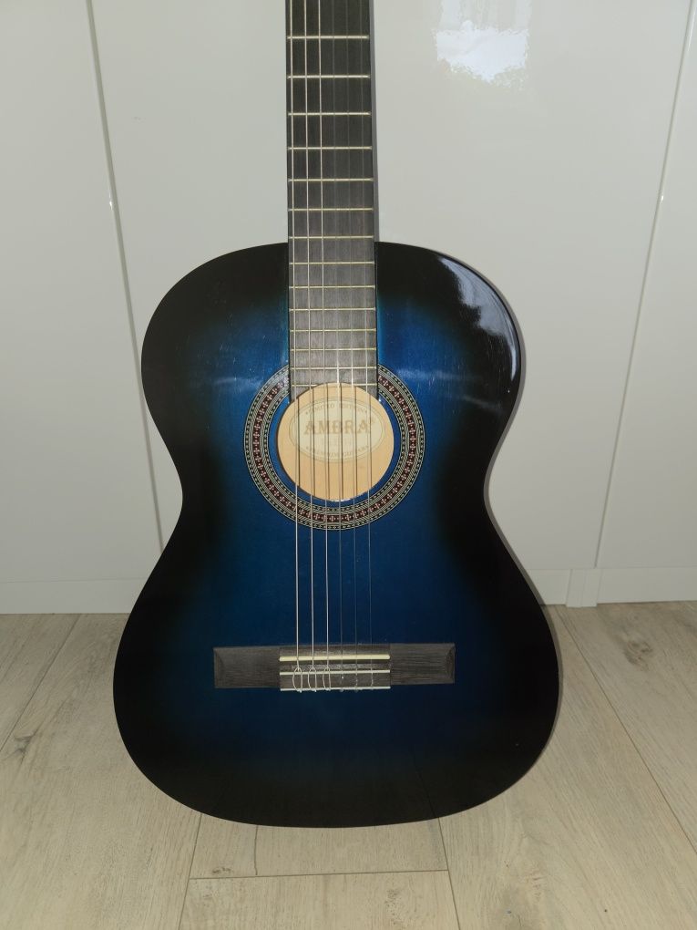 Gitara pokrowiec kostki strojnik piekny zestaw