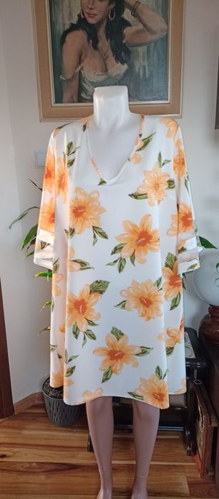 Ecru sukienka w kwiaty , kloszowa rękaw z paskami tiulowymi 4XL Shein