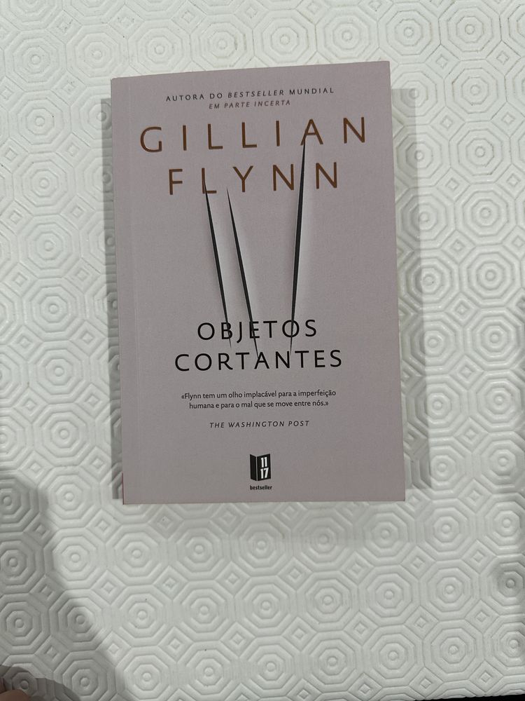 Objetos Cortantes - Gillian Flynn