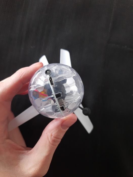 Интерактивная сенсорная игрушка летающий диско шар с подсветкой