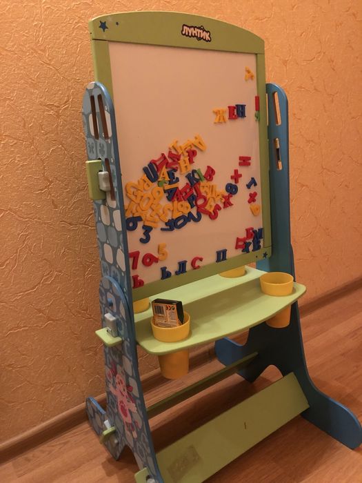 Доска магнитная для рисования мелом и фломастером напольная