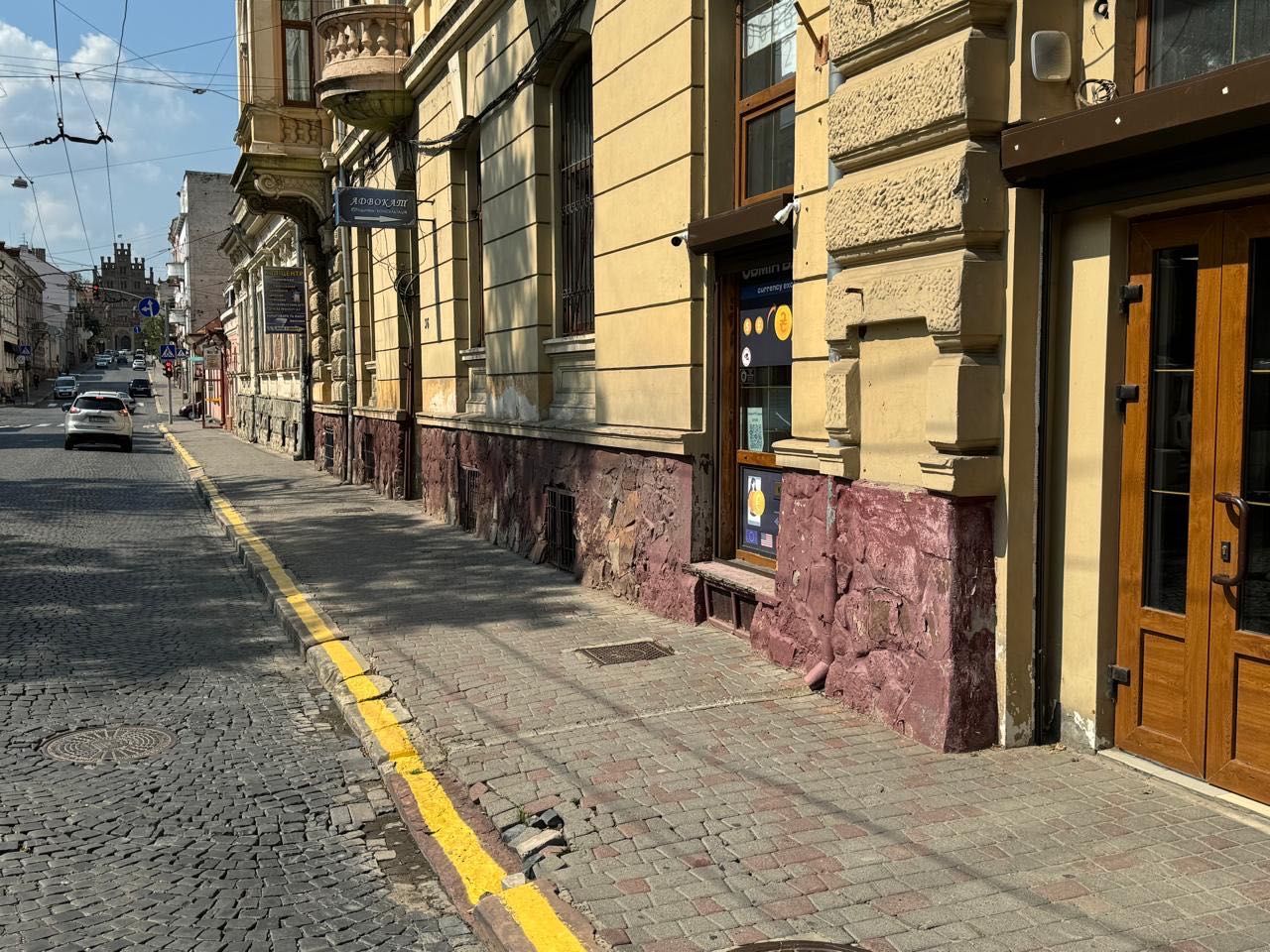 Оренда комерції в центрі Чернівців вулиця Університетська