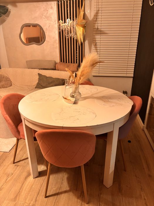 Stół bjursta + 4 krzesla welurowe